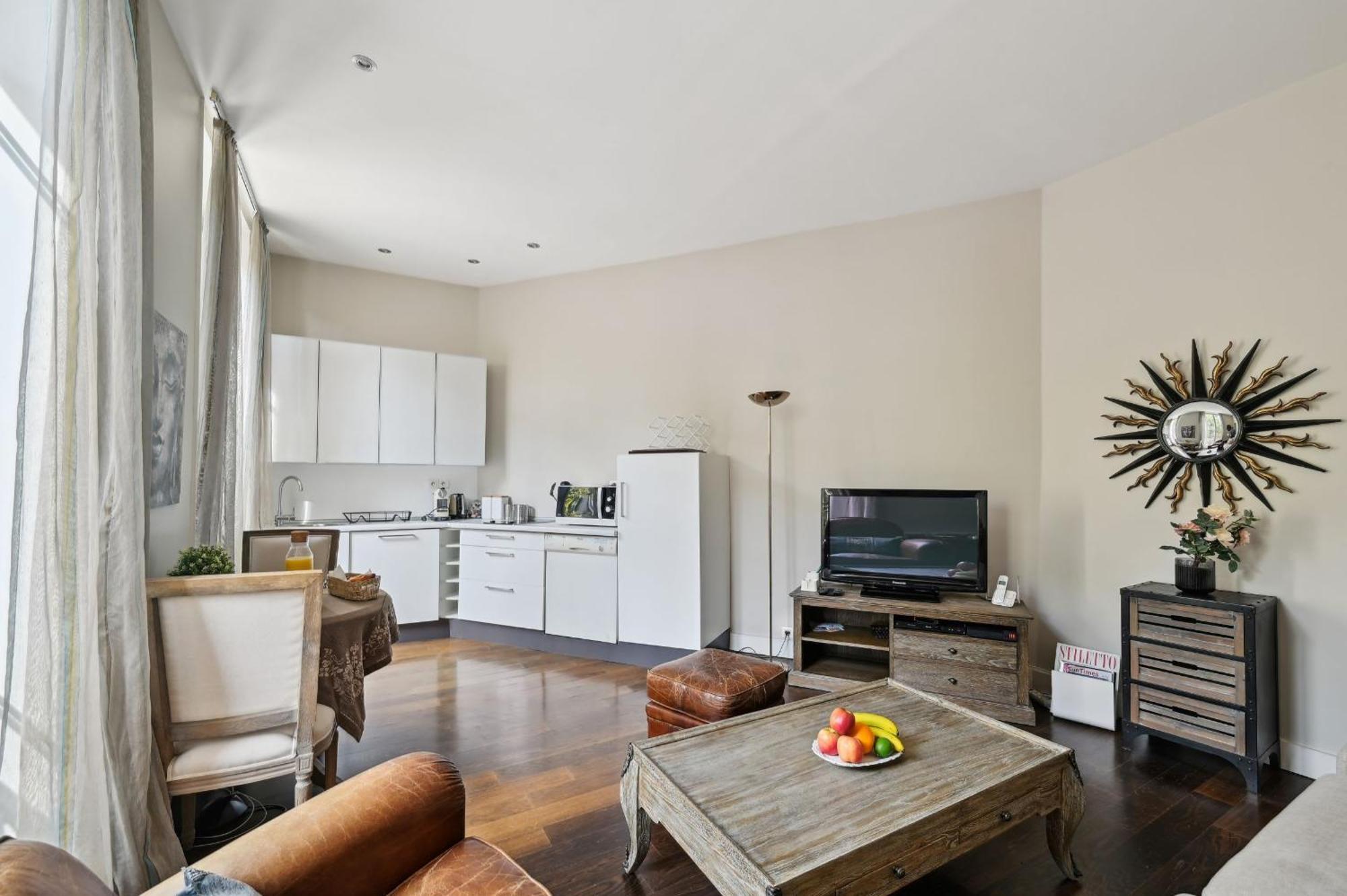 Champs-Elysees & Arc De Triomphe - Cityapartmentstay Paris Exterior photo