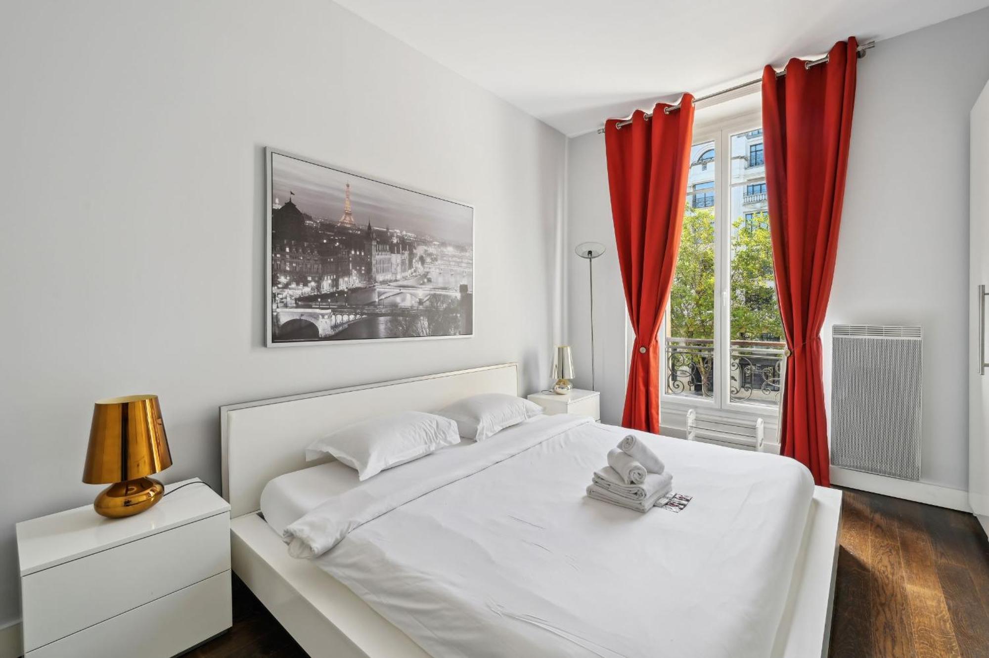 Champs-Elysees & Arc De Triomphe - Cityapartmentstay Paris Exterior photo