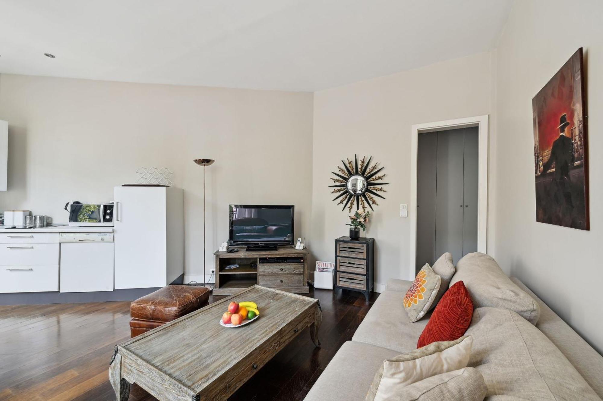 Champs-Elysees & Arc De Triomphe - Cityapartmentstay Paris Exterior photo